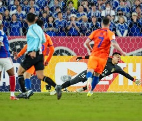 ​揭秘崔康熙错位使用吴兴涵 强攻策略未带足后卫